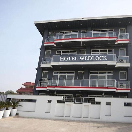 Hotel Wedlock Sector 47 คูร์เคาน์ ภายนอก รูปภาพ